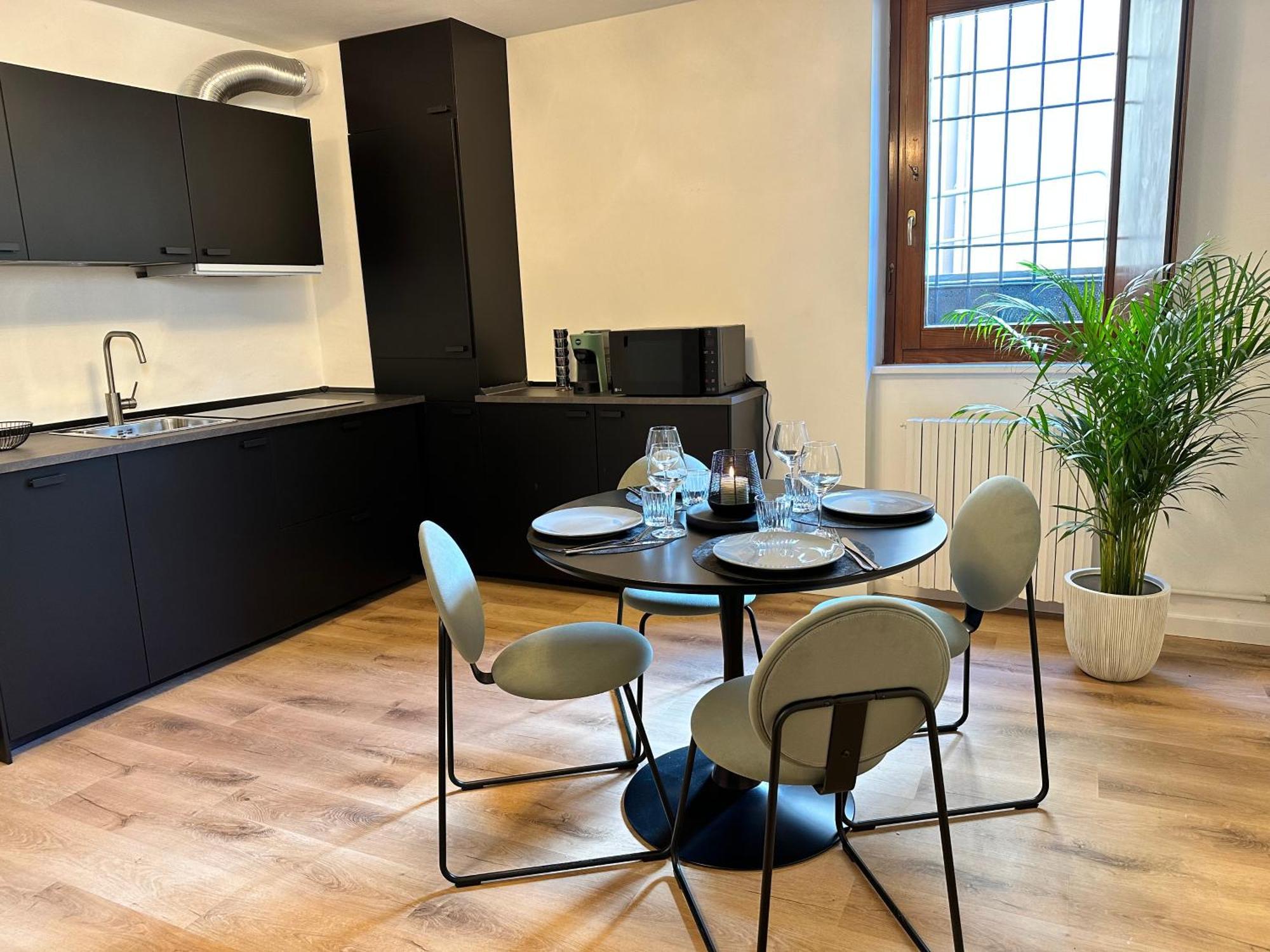 דירות דסנזאנו דל גארדה Gioiello Deco Nel Centro Storico מראה חיצוני תמונה